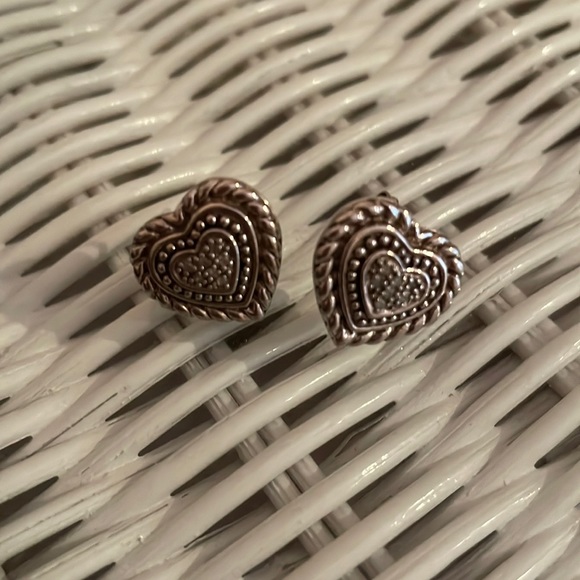 Jewelry - Sterling silver heart earrings